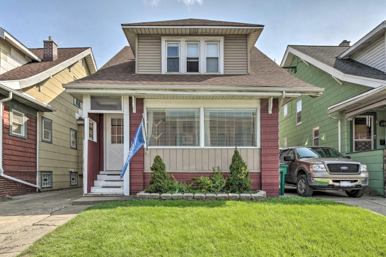 Holiday home Comfortable Craftsman - 2 Miles To Ub Campus!