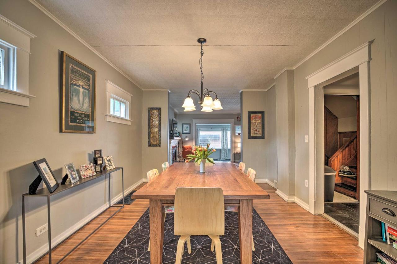 Holiday home Comfortable Craftsman - 2 Miles To Ub Campus!